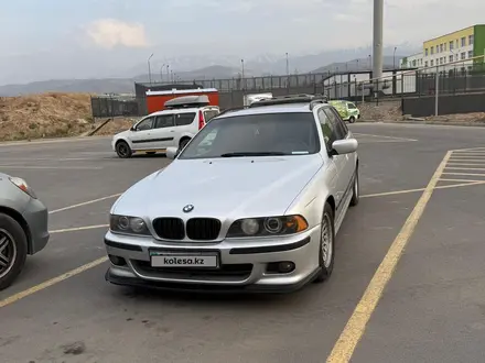 BMW 528 1999 года за 5 700 000 тг. в Алматы