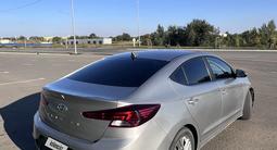 Hyundai Elantra 2019 года за 4 500 000 тг. в Уральск – фото 3