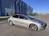 Hyundai Elantra 2019 года за 4 500 000 тг. в Уральск – фото 2