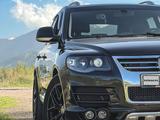 Volkswagen Touareg 2008 года за 6 500 000 тг. в Алматы – фото 4