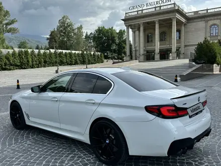BMW 540 2019 года за 22 500 000 тг. в Алматы – фото 3