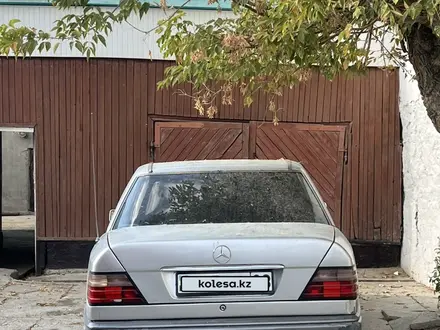 Mercedes-Benz E 230 1992 года за 1 200 000 тг. в Тараз – фото 16