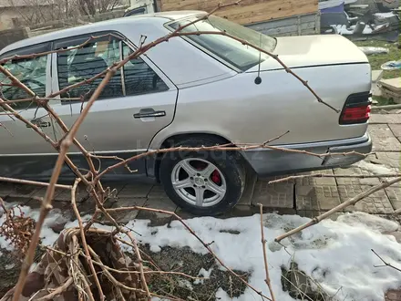Mercedes-Benz E 230 1991 года за 1 300 000 тг. в Шымкент – фото 2