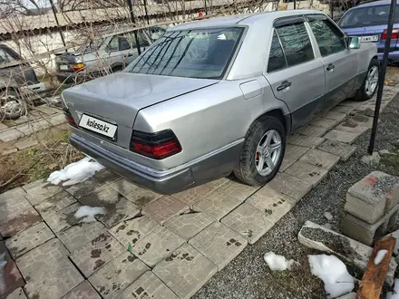Mercedes-Benz E 230 1991 года за 1 300 000 тг. в Шымкент – фото 5