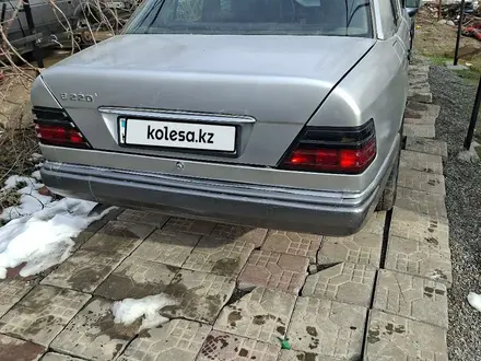 Mercedes-Benz E 230 1991 года за 1 300 000 тг. в Шымкент – фото 7