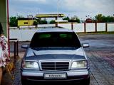 Mercedes-Benz C 180 1993 года за 2 600 000 тг. в Жетысай – фото 3