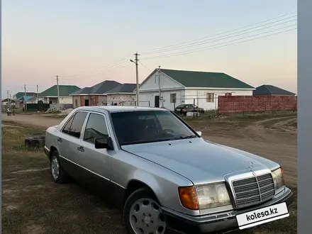 Mercedes-Benz E 230 1990 года за 1 200 000 тг. в Актобе