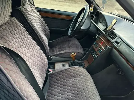 Mercedes-Benz E 230 1990 года за 1 200 000 тг. в Актобе – фото 3