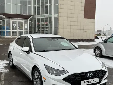 Hyundai Sonata 2023 года за 11 500 000 тг. в Караганда – фото 2