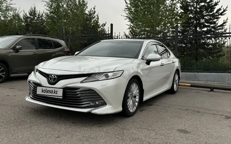 Toyota Camry 2019 года за 17 500 000 тг. в Алматы