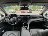 Toyota Camry 2019 года за 18 500 000 тг. в Алматы – фото 5