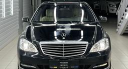 Mercedes-Benz S 350 2010 года за 9 800 000 тг. в Астана – фото 2