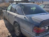 Mercedes-Benz E 200 1992 года за 1 100 000 тг. в Астана