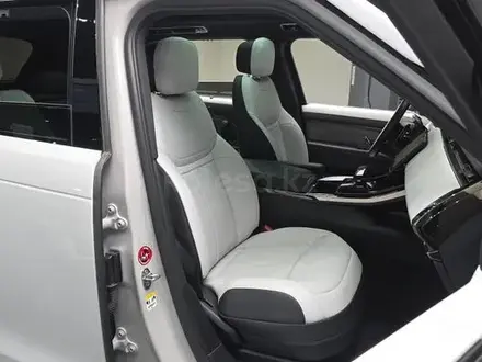 Land Rover Range Rover Sport 2025 года за 67 000 000 тг. в Алматы – фото 13