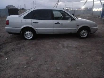 Volkswagen Passat 1994 года за 1 050 000 тг. в Актобе – фото 5