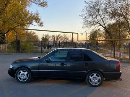 Mercedes-Benz C 180 1996 года за 1 500 000 тг. в Алматы – фото 2