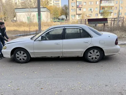 Hyundai Sonata 1998 года за 750 000 тг. в Караганда – фото 4