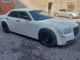 Chrysler 300C 2004 года за 5 300 000 тг. в Караганда – фото 4