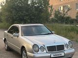 Mercedes-Benz E 200 1996 года за 2 400 000 тг. в Караганда