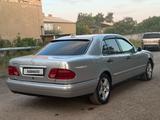 Mercedes-Benz E 200 1996 года за 2 400 000 тг. в Караганда – фото 4