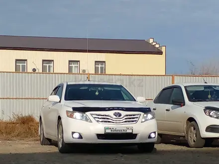 Toyota Camry 2011 года за 6 100 000 тг. в Атырау – фото 6