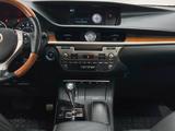 Lexus ES 300h 2013 года за 11 150 000 тг. в Актау – фото 4