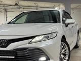 Toyota Camry 2020 года за 14 500 000 тг. в Астана – фото 2