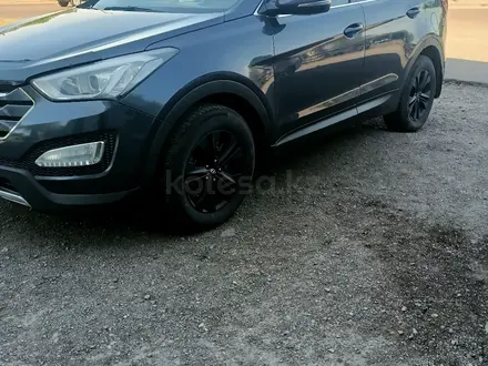 Hyundai Santa Fe 2014 года за 9 300 000 тг. в Караганда