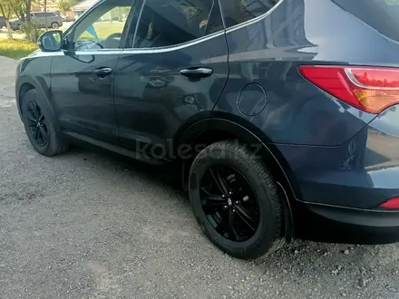 Hyundai Santa Fe 2014 года за 9 300 000 тг. в Караганда – фото 4