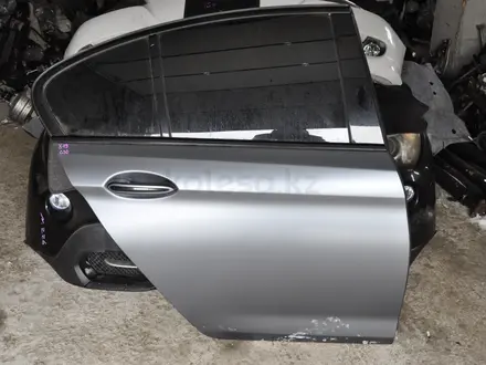 BMW G30 Г30 стекло двери задней правой опускаемое за 50 000 тг. в Астана