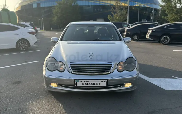 Mercedes-Benz C 180 2002 года за 2 900 000 тг. в Алматы