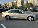 Mercedes-Benz C 180 2002 года за 2 900 000 тг. в Алматы – фото 4