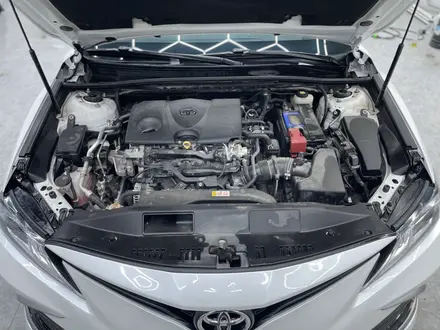 Toyota Camry 2021 года за 13 500 000 тг. в Караганда – фото 11
