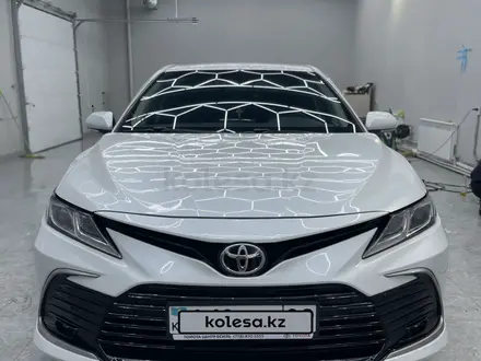 Toyota Camry 2021 года за 13 500 000 тг. в Караганда