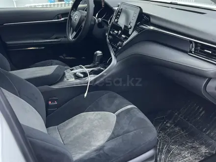 Toyota Camry 2021 года за 13 500 000 тг. в Караганда – фото 9