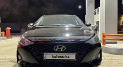 Hyundai Solaris 2021 годаfor6 500 000 тг. в Атырау – фото 2