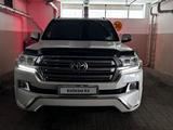 Toyota Land Cruiser 2018 года за 33 800 000 тг. в Астана