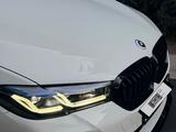 BMW 550 2023 года за 42 500 000 тг. в Тараз – фото 3