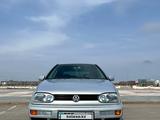 Volkswagen Golf 1997 года за 2 600 000 тг. в Астана – фото 2