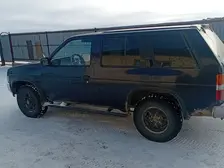 Nissan Pathfinder, 1993