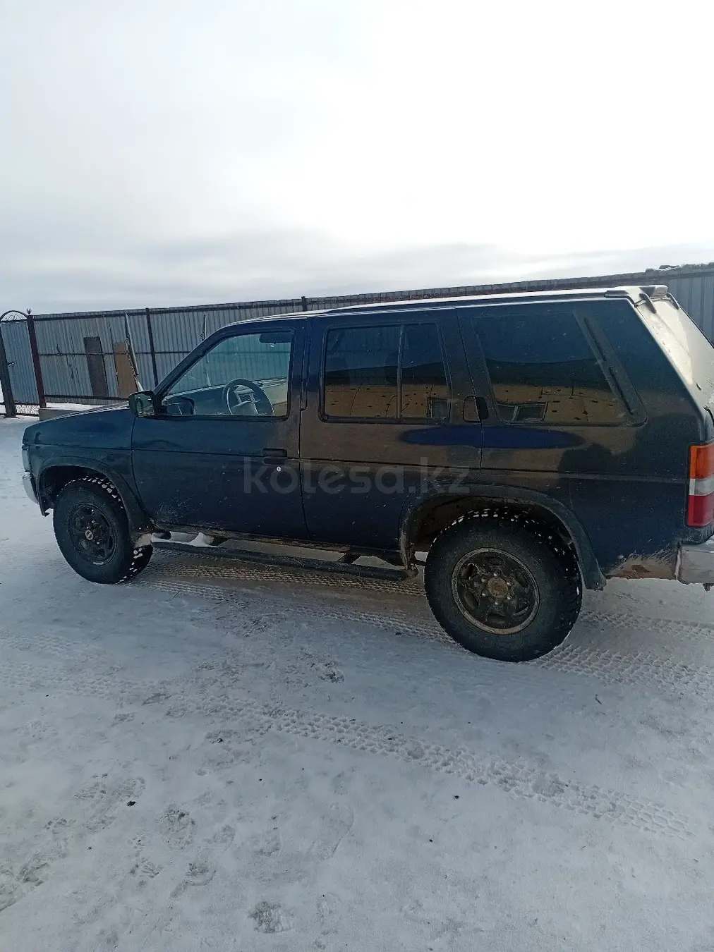Nissan Pathfinder, 1993
