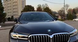 BMW 530 2022 года за 34 990 000 тг. в Алматы – фото 2