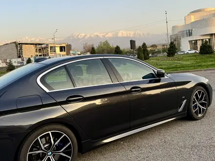 BMW 530 2022 года за 34 990 000 тг. в Алматы – фото 9