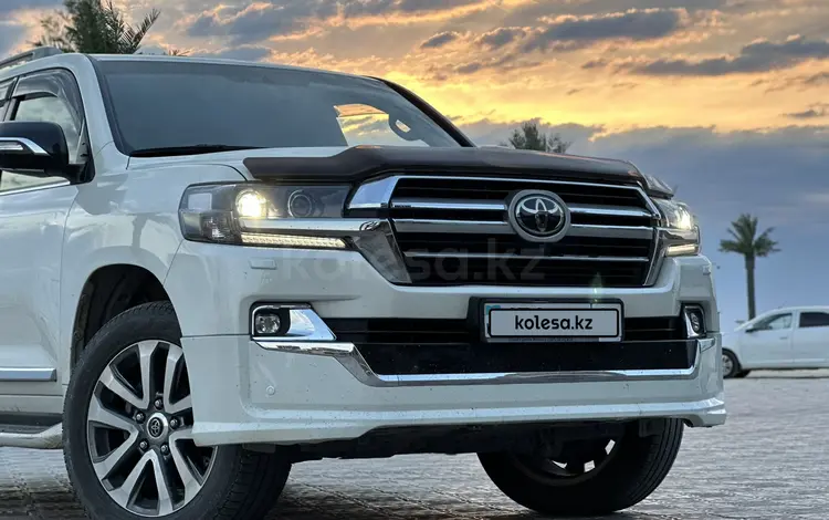 Toyota Land Cruiser 2017 года за 32 000 000 тг. в Актау