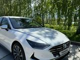 Hyundai Sonata 2021 года за 13 700 000 тг. в Алматы – фото 2