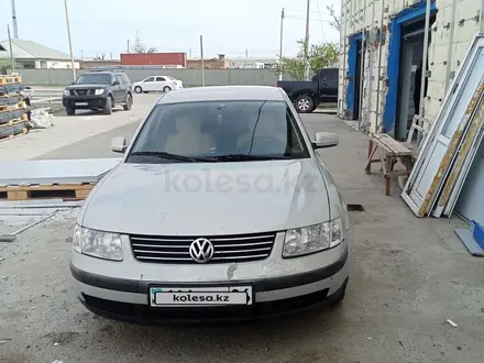 Volkswagen Passat 1997 года за 1 900 000 тг. в Атырау – фото 4