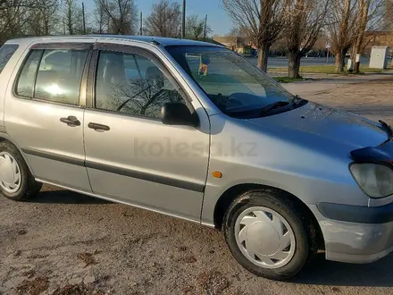 Toyota Raum 1998 года за 2 600 000 тг. в Семей – фото 2