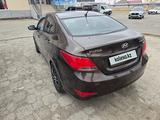 Hyundai Solaris 2015 года за 4 700 000 тг. в Атырау – фото 2