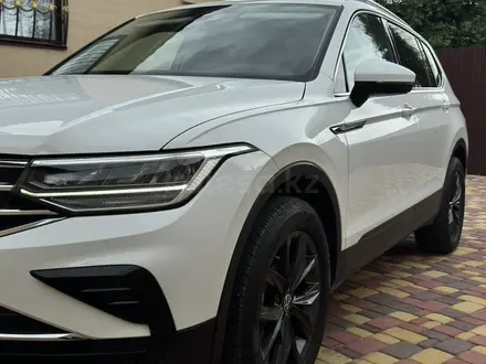 Volkswagen Tiguan 2022 года за 16 490 000 тг. в Астана – фото 26