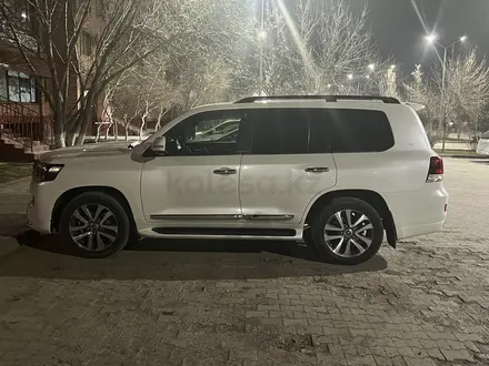 Toyota Land Cruiser 2016 года за 35 000 000 тг. в Актобе – фото 2